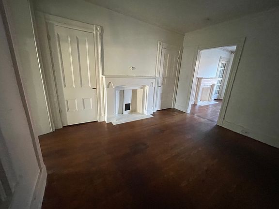 4th image of 132 W High St APT 3