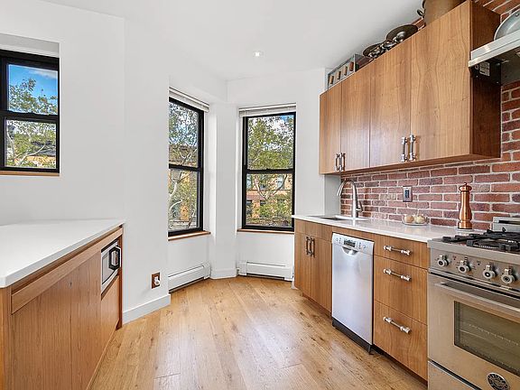 3rd image of 632-634 11th St #6