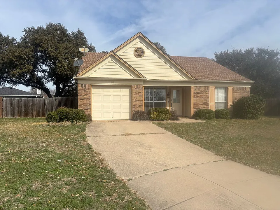 7616 Honeybee Ct