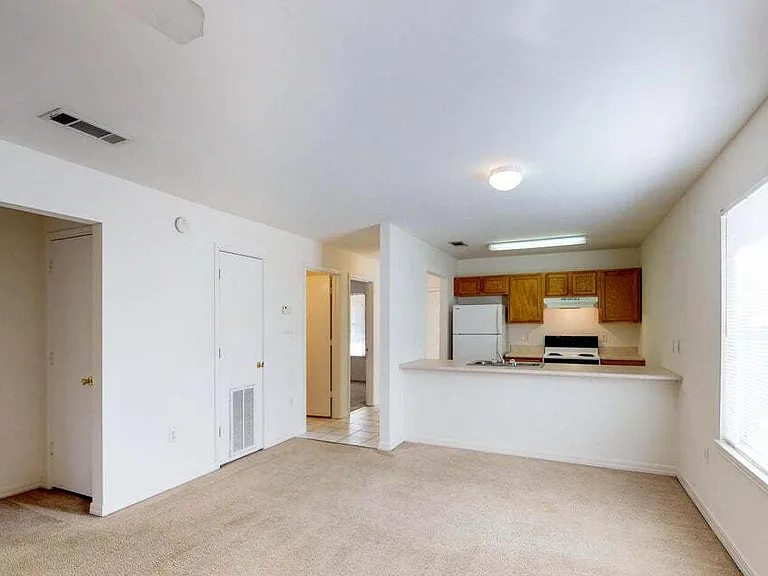 895 Silverwood Dr #5 — Photo 14