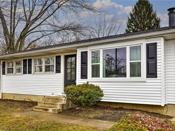 3254 Starlite Dr NW, Warren, OH 44485