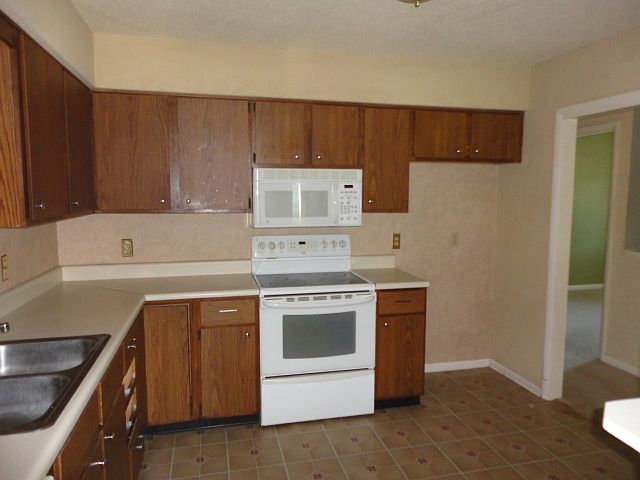 2nd image of 7 Wildwood Ln