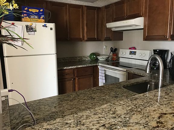 4th image of 1500 SE Royal Green Cir #207