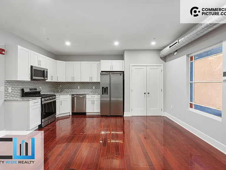 302 Richmond St #16A — Photo 1