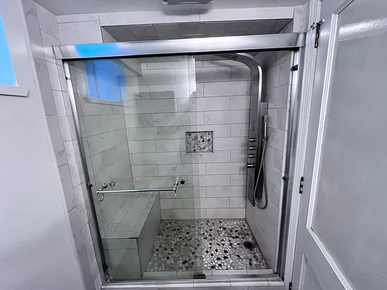 119 W Sycamore St #B — Photo 4