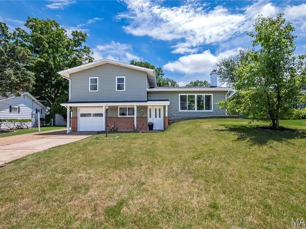3228 Southern Aire Dr, Saint Louis, MO 63125