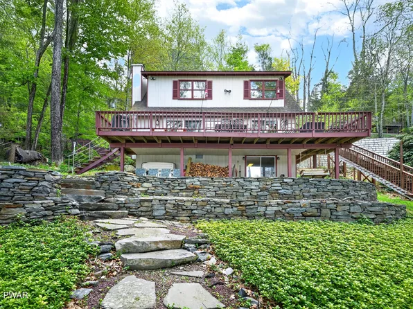 121 Big Woods Ii Rd #Ii, Greentown, PA 18426
