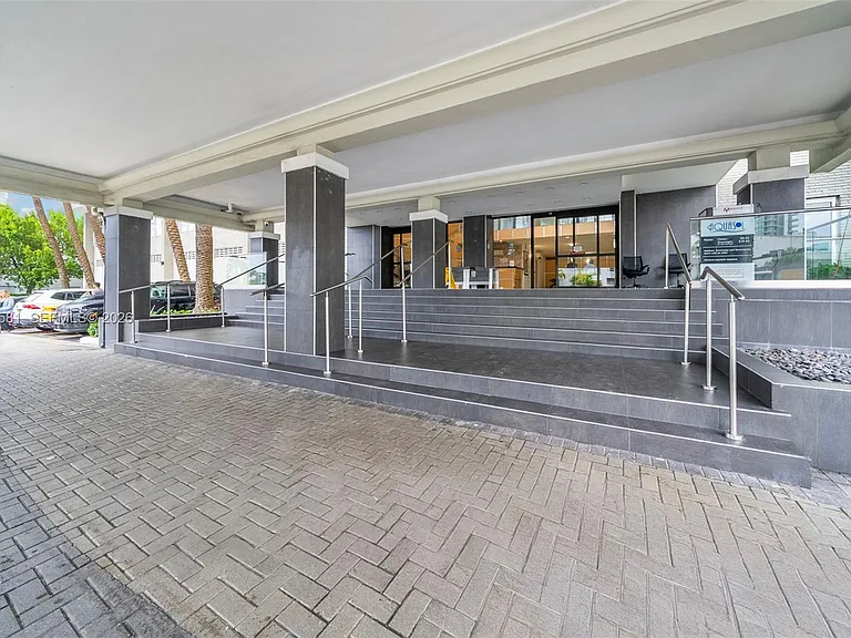 6770 Indian Creek Dr #Penthouse B — Photo 39