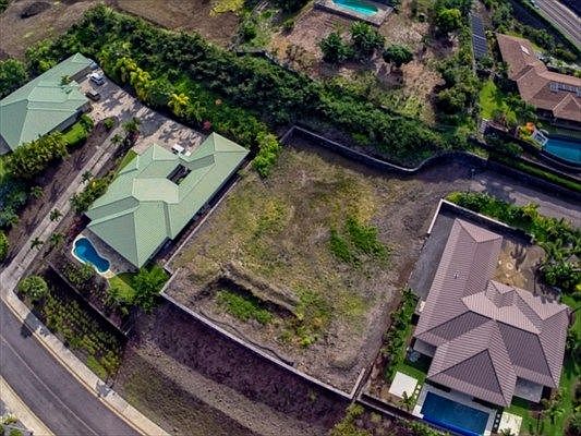 5th image of 75-660 Koiula Pl