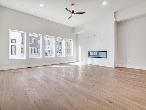 2nd image of 250 E Dallas St #124