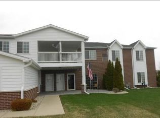 855 Lannon Ter, Racine, WI 53406