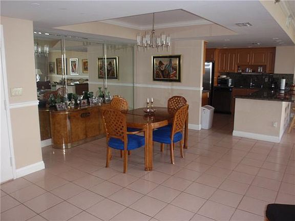 4th image of 11111 Biscayne Blvd #1554