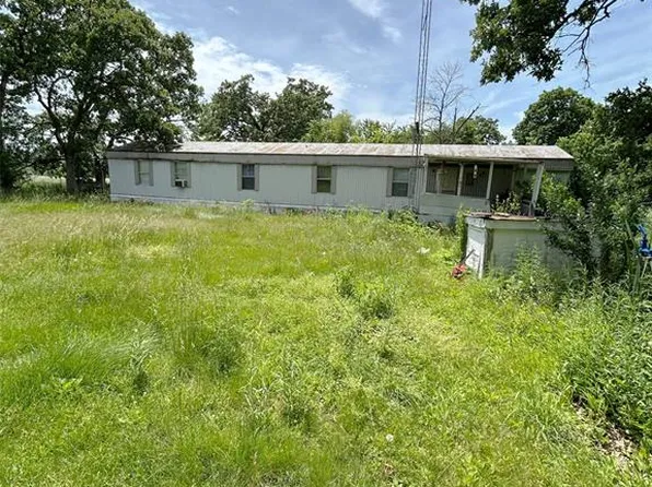 59 Powder Rd, Wellsville, MO 63384