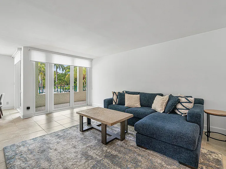 100 SE 5th Ave #216 — Photo 4
