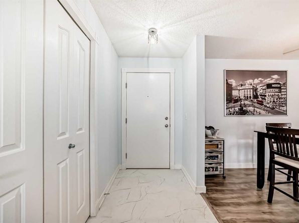 10 W Prestwick Bay SE #3224, Calgary, AB T2Z 0B3