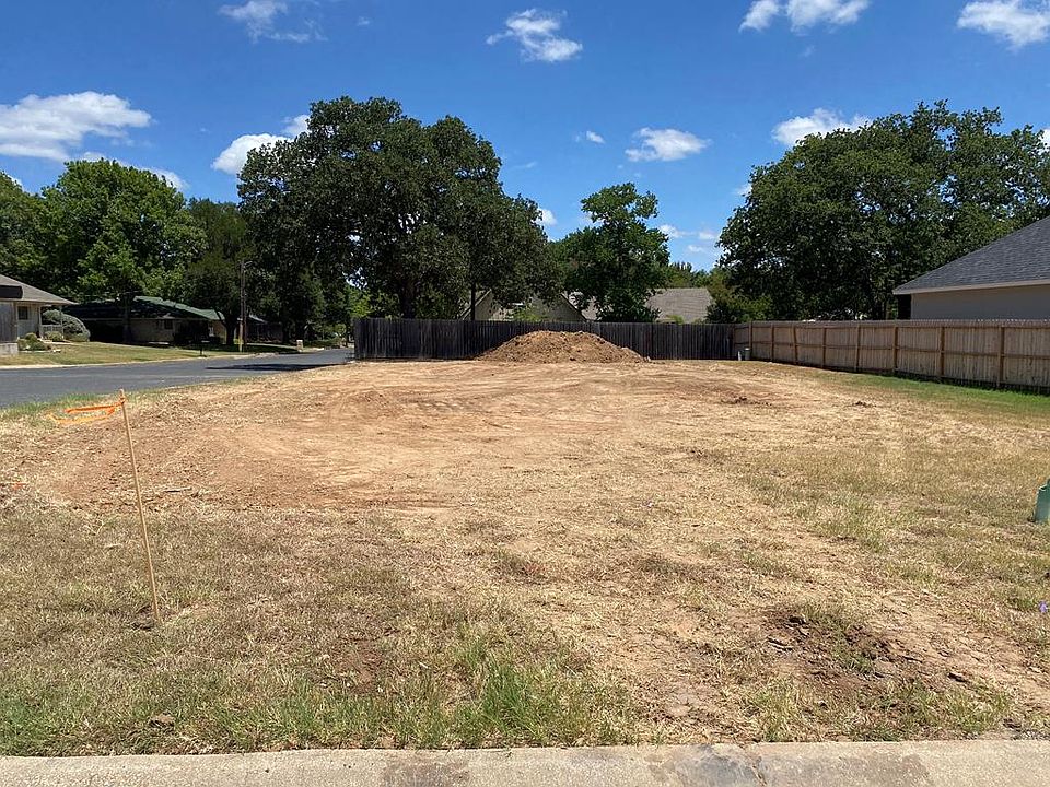 2nd image of 214 Winston Dr.