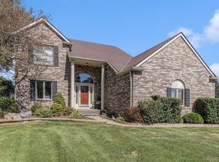 10625 Swallowtail Ct, South Lyon, MI 48178