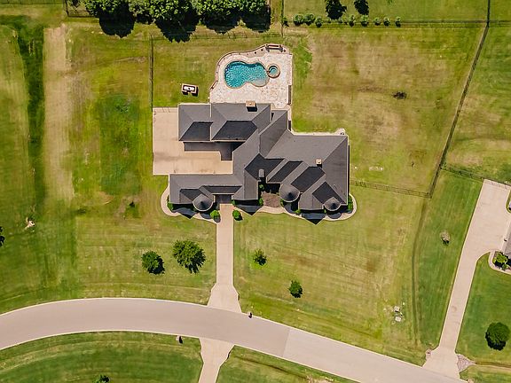 4th image of 112 Diamond Rose Dr