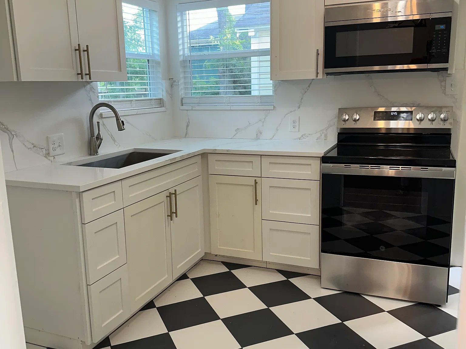 2 bed, 1172 sqft, $1,750 — Photo 1