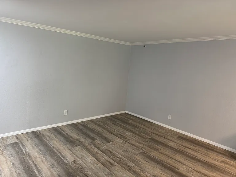 7500 Parkway Dr #100 — Photo 4