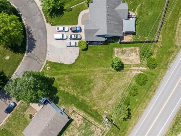 1212 Franklin Dr, Weston, MO 64098