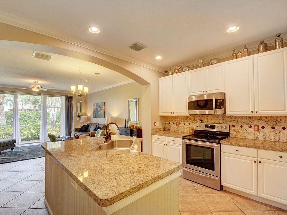 9809 Porta Leona Lane - Verona Lakes