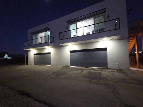 2nd image of 901 S 4th Ave #901