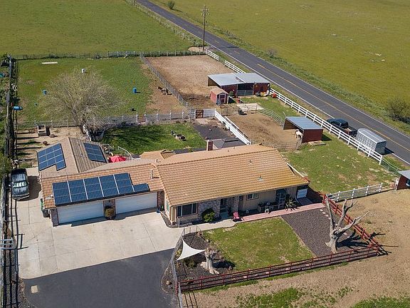 5th image of 34521 Bernard Rd