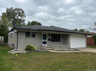 1839 Castleton Dr, Troy, MI 48083