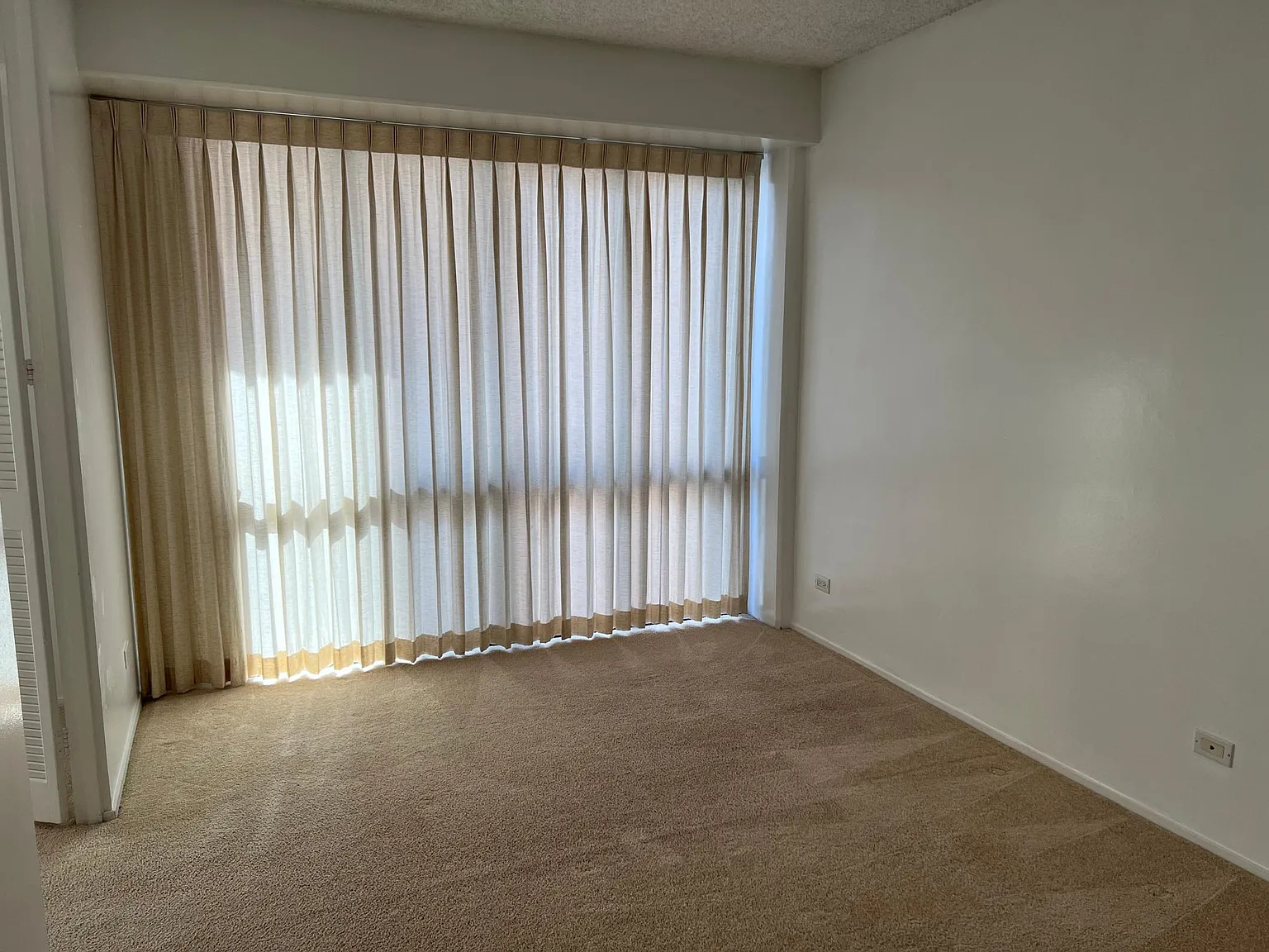 2 bed, 604 sqft, $2,700 — Photo 4
