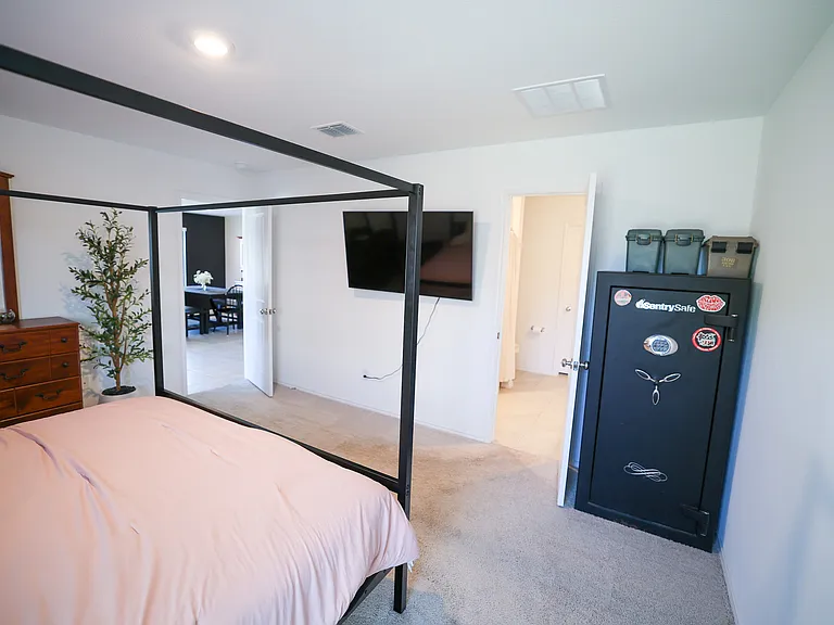 1361 Beach Dr — Photo 19