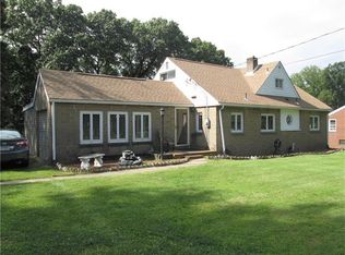 144 S Patton Dr, Coraopolis, PA 15108