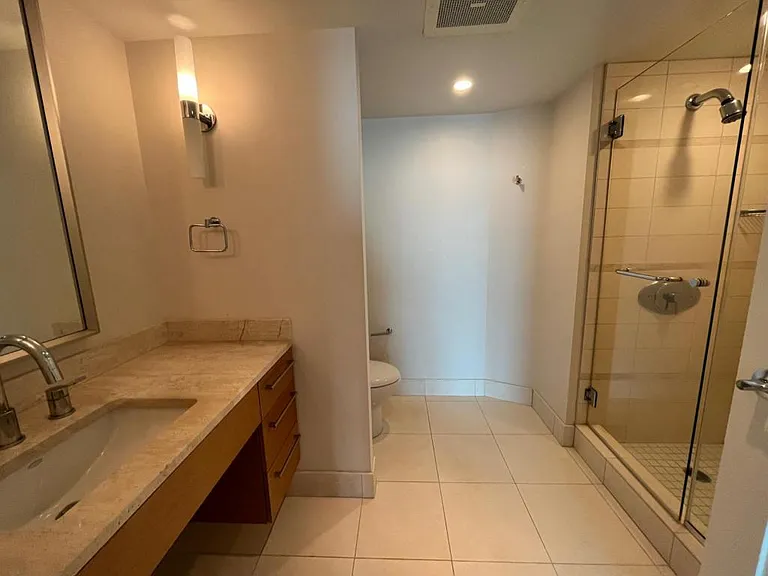 1177 Queen St #4404 — Photo 9