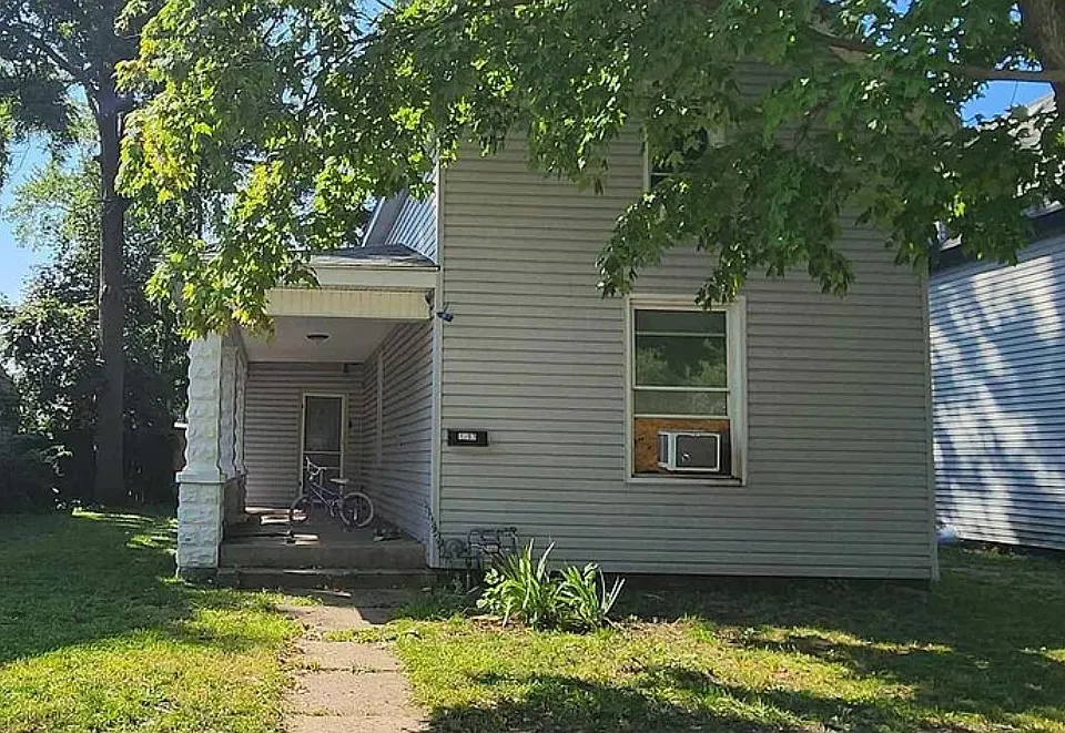 1307 Greenbush St