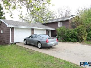 4614 S Louise Ave, Sioux Falls, SD 57106