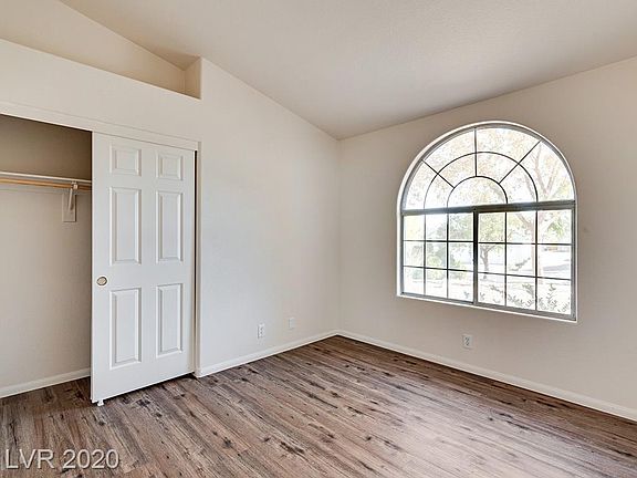 5th image of 1025 Majesty Ct