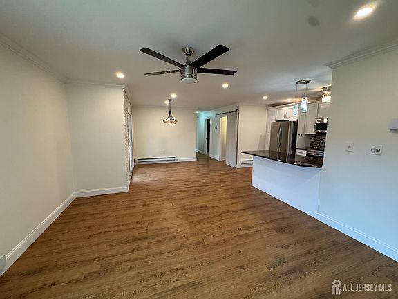 5th image of 11 E Pinecluster Cir #F