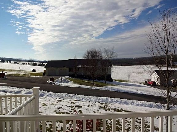 4th image of 297 Country Side Dr