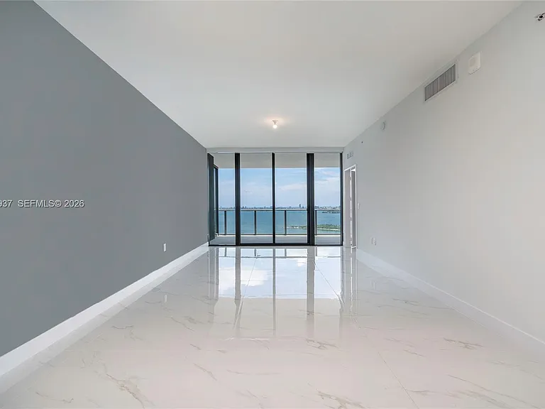 700 NE 24th St #2502 — Photo 9