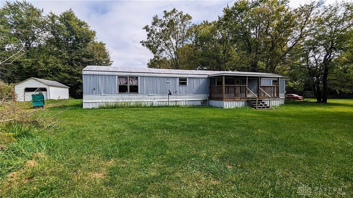 3240 Long St photo 1
