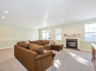 20 Carrington Pl, Clifton, NJ 07013