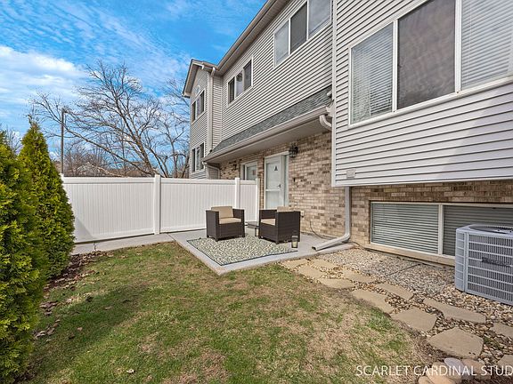 4th image of 291 Park Ridge Ln Unit A