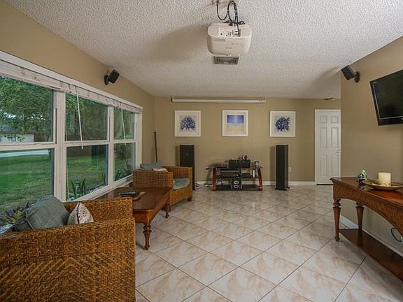 4th image of 4420 Meadow Creek Cir