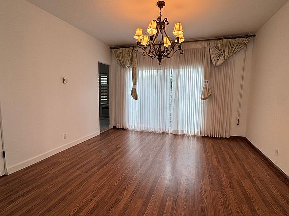 3rd image of 970 Palm Ave