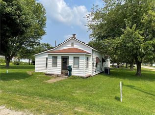 427 S 9th St, Marshall, IL 62441