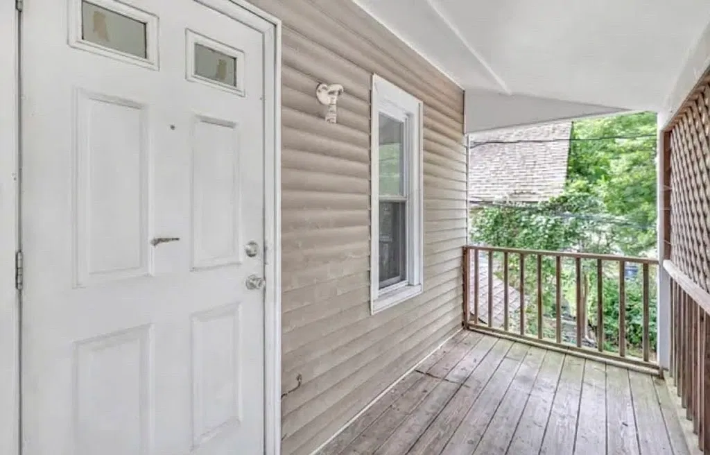 5 bed, 1.5 bath, 1400 sqft, $2,499 — Photo 3