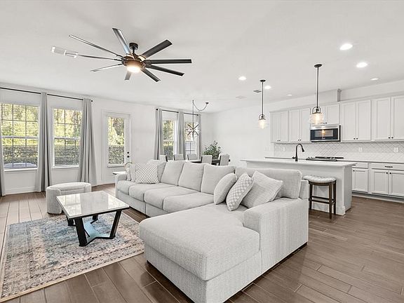 3rd image of 2923 Rapollo Ln