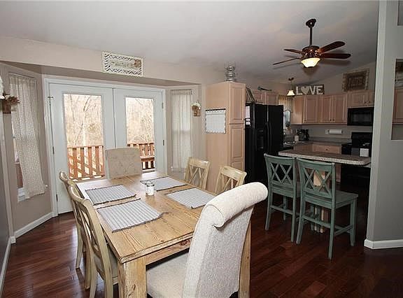 Great floor plan that has Dining Room that opens directly to Bar/Kitchen area!