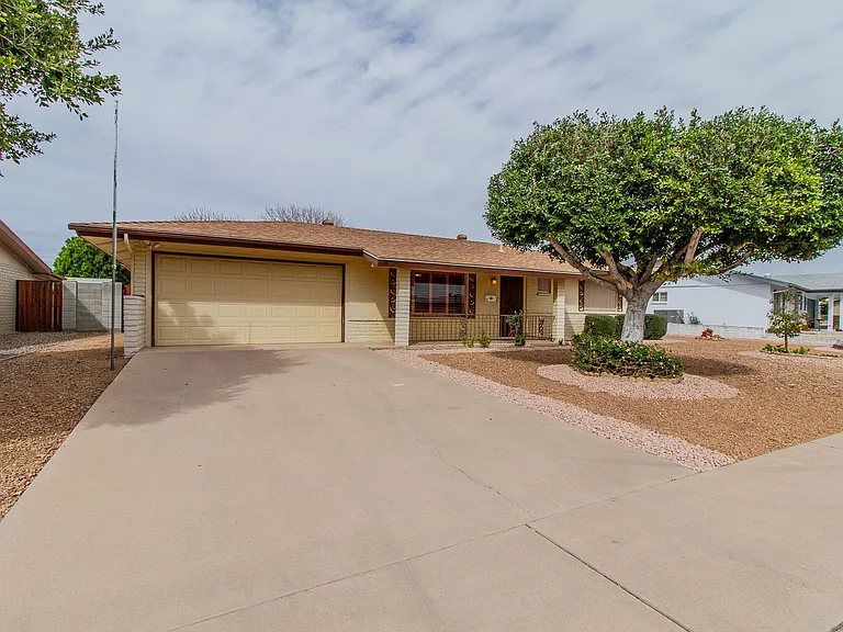 6240 E Billings St — Photo 2