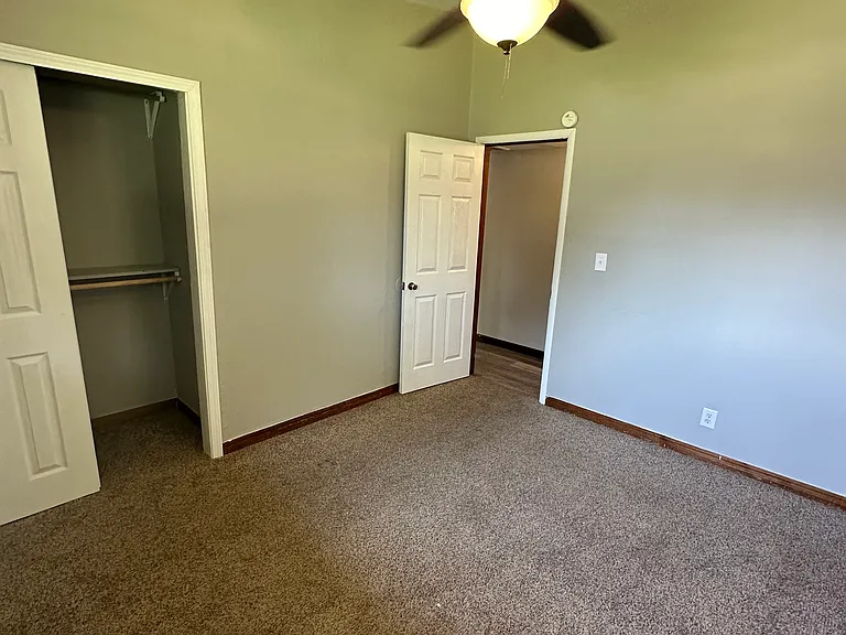 2612 Williams Ave — Photo 8